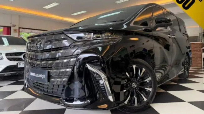 Mobil bekas Alphard Hybrid 2024. [Dok. OLX]